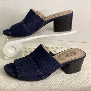 NWOT Life Stride soft system denin mule